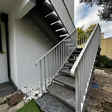 Escapade Apartment *